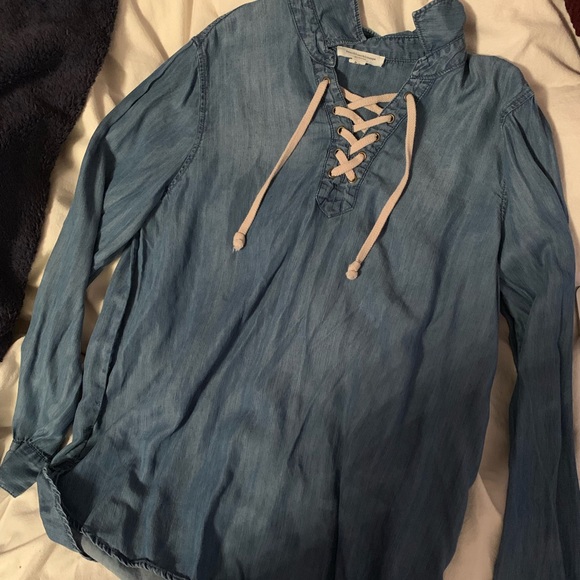 Blue jean style long sleeve shirt - Picture 1 of 1